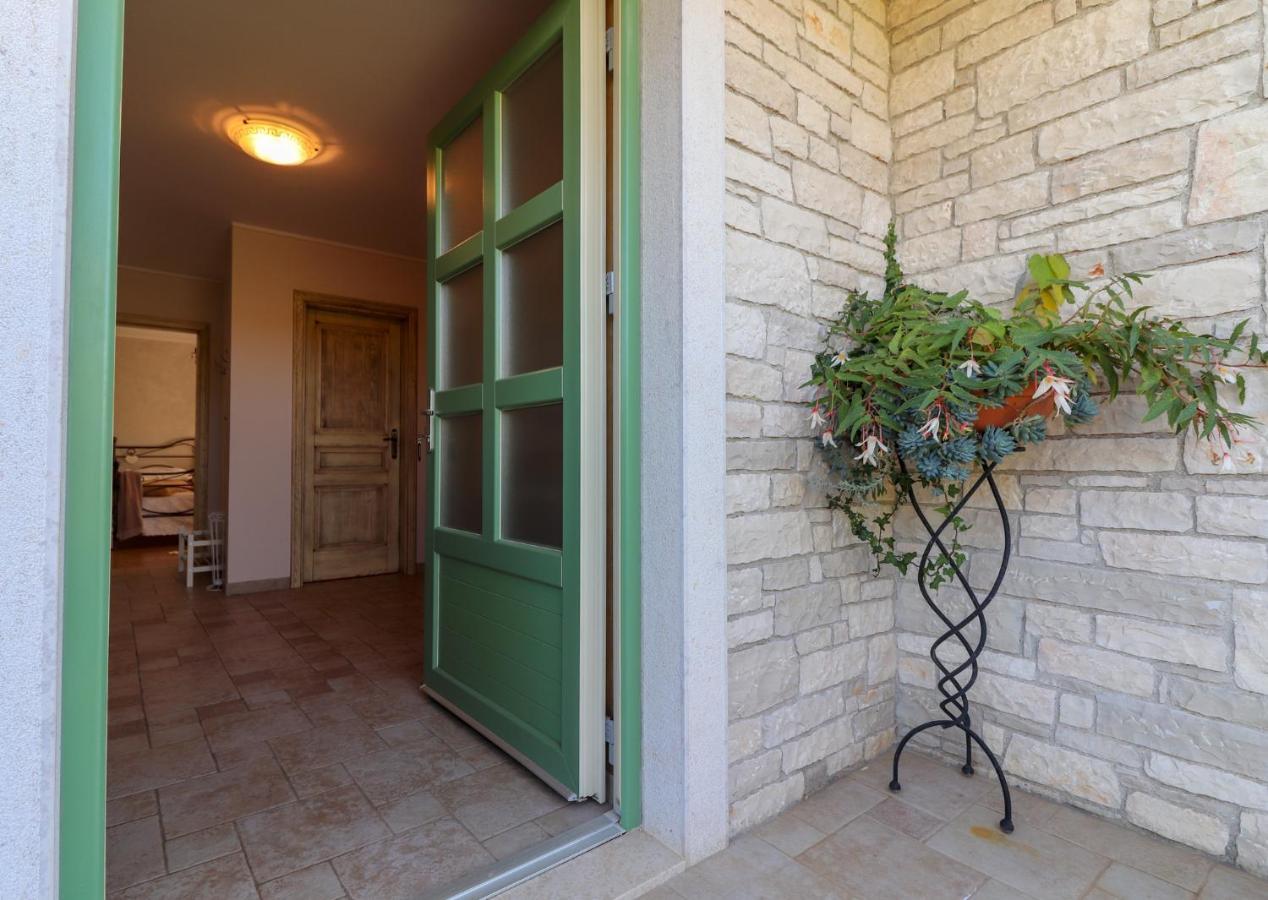 Villa Nona Marija Sveti Lovreč Pazenatički Екстериор снимка