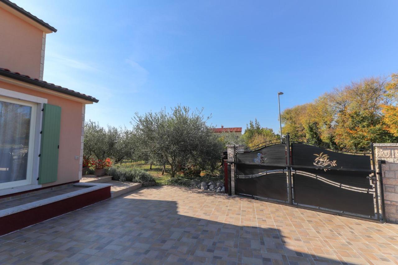 Villa Nona Marija Sveti Lovreč Pazenatički Екстериор снимка
